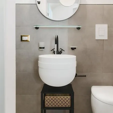 Lovely & Chic Nei Sassi