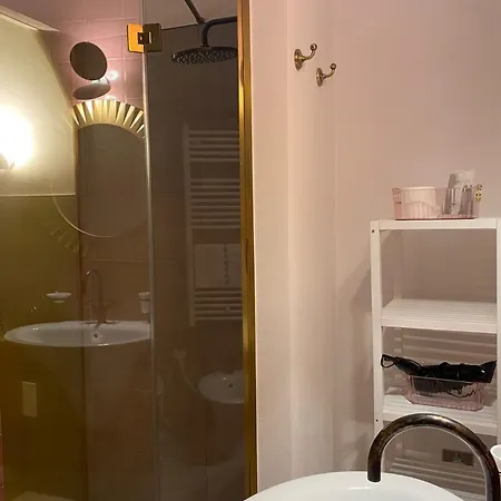 Lovely & Chic Nei Sassi בית הארחה