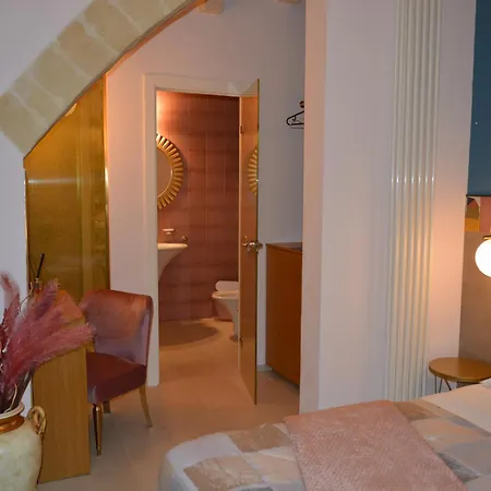 Lovely & Chic Nei Sassi