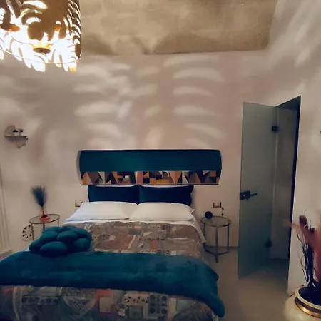 Lovely & Chic Nei Sassi 4* Matera