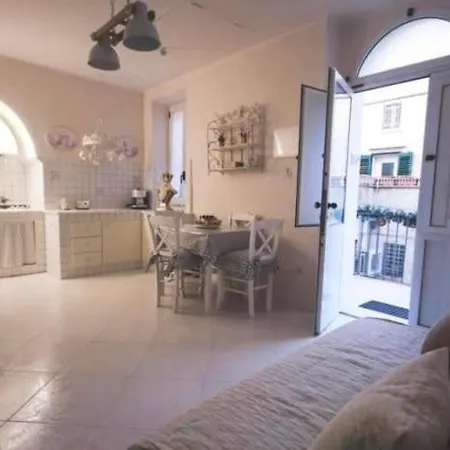Casa de hóspedes Lovely & Chic Nei Sassi 3*