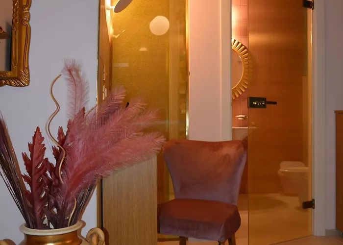 Lovely & Chic Nei Sassi